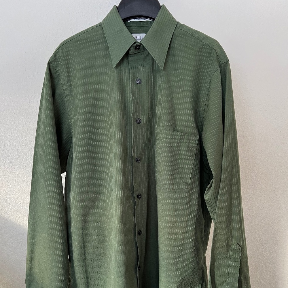Men's Van Heusen Green Satin Stripe Wrinkle Free Button Down Shirt (15; 32/33)